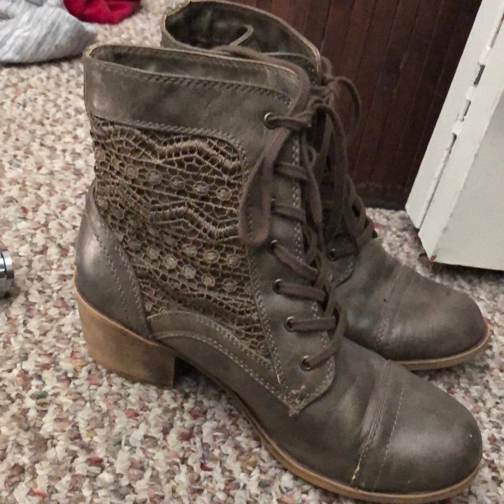 Roxy boots